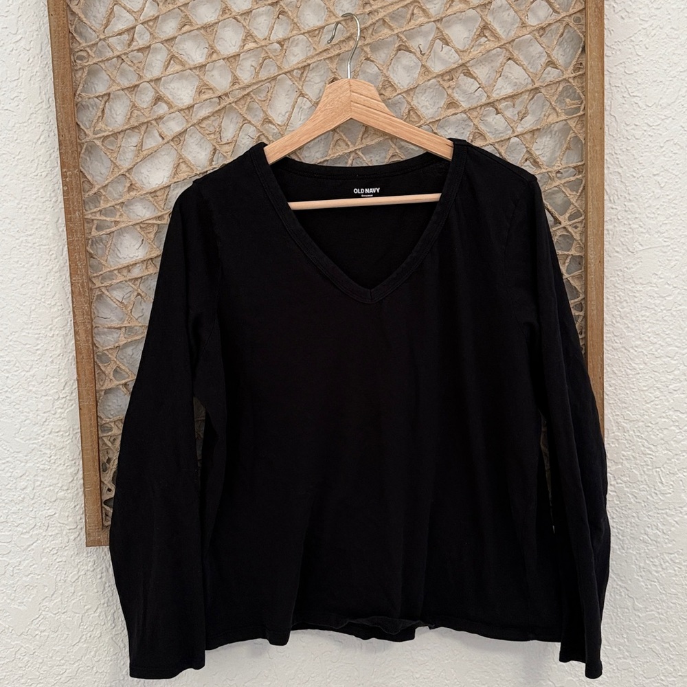 Old Navy Black V-Neck Long Sleeve Shirt